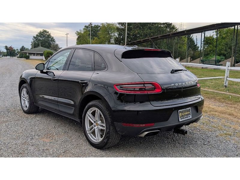 2018 Porsche Macan Base photo 4