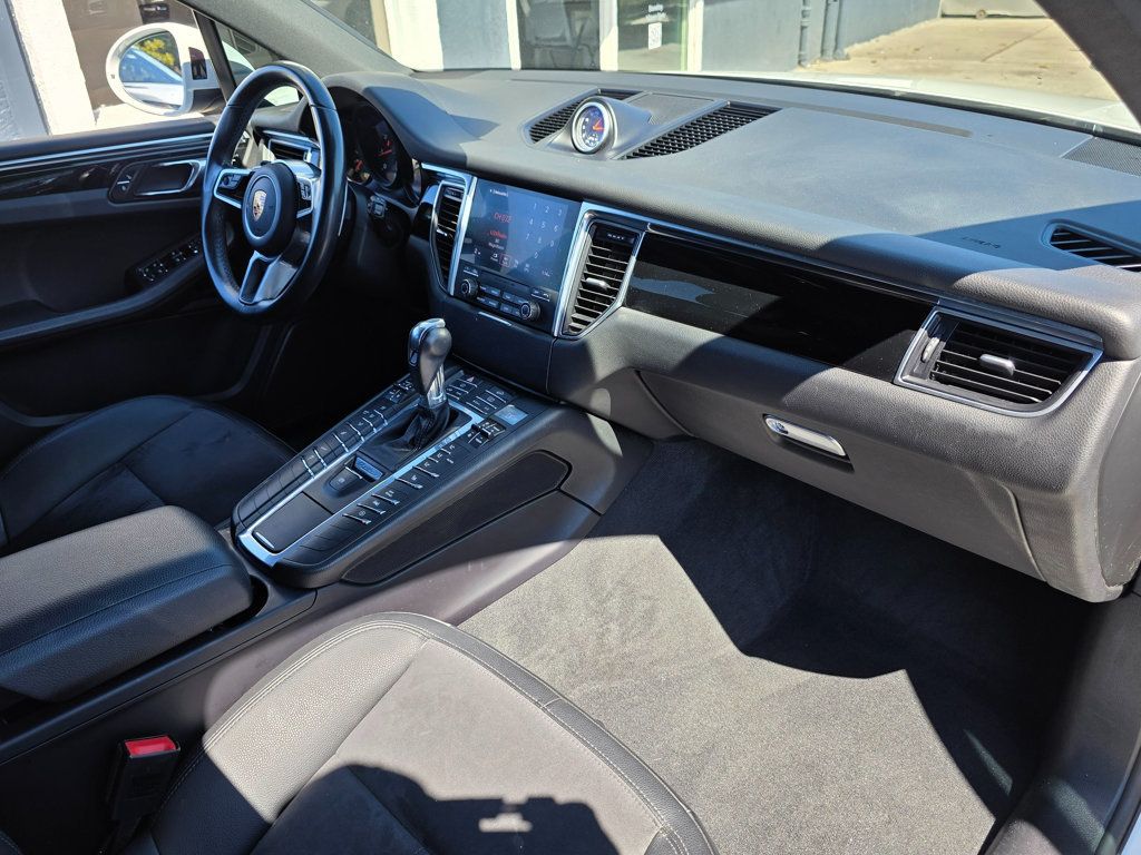 2018 Porsche Macan - 22925302 - 13