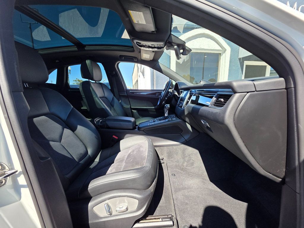 2018 Porsche Macan - 22925302 - 16