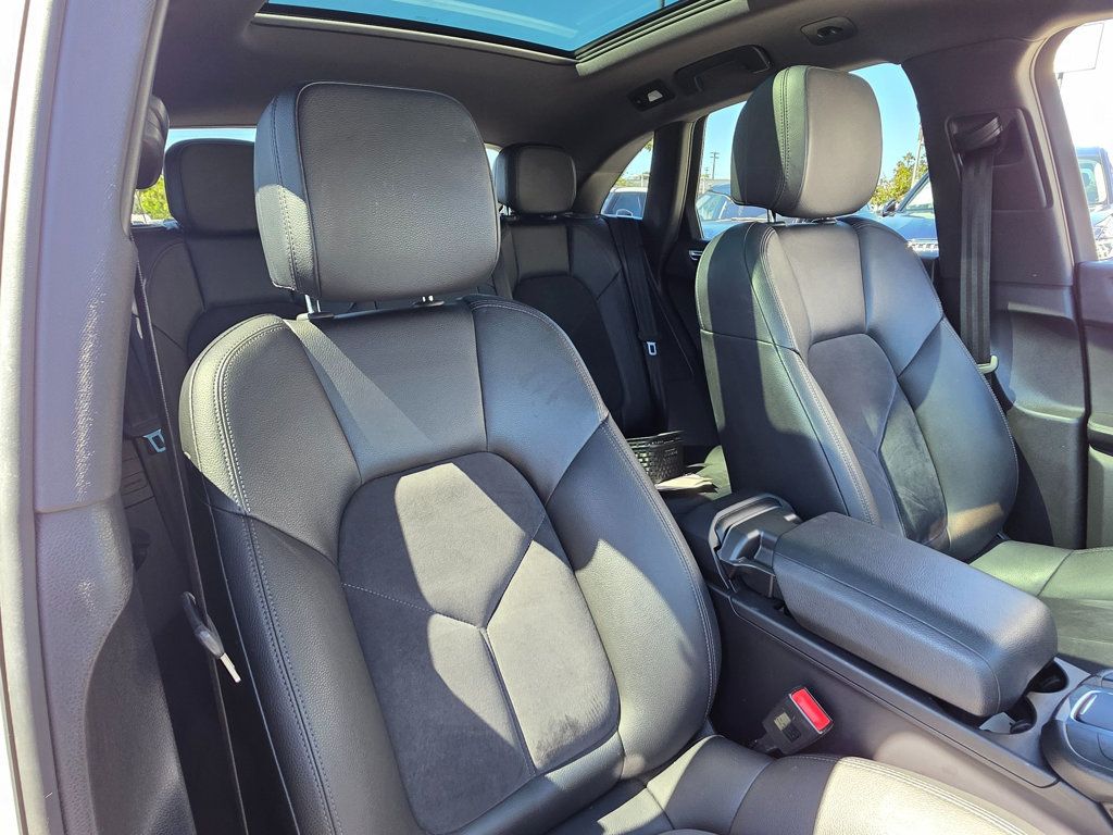 2018 Porsche Macan - 22925302 - 18