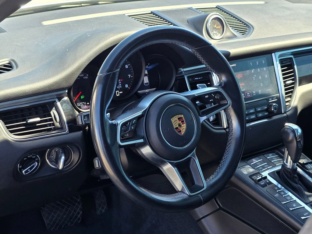 2018 Porsche Macan - 22925302 - 24