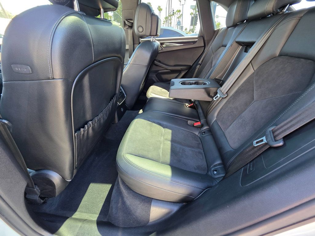 2018 Porsche Macan - 22925302 - 27