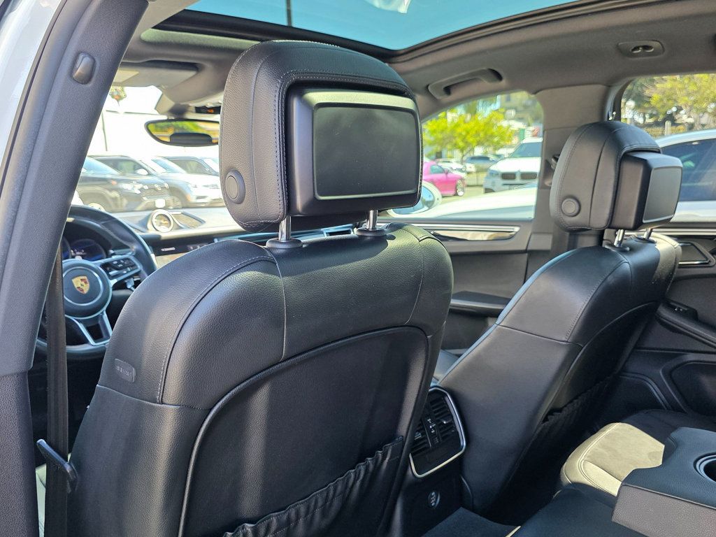 2018 Porsche Macan - 22925302 - 29