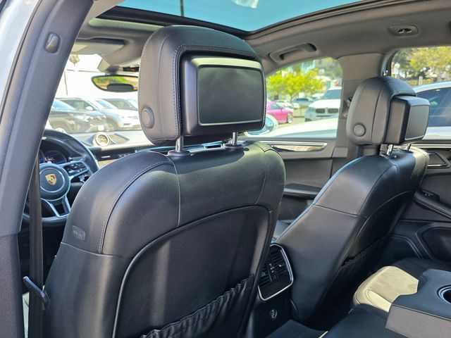 2018 Porsche Macan   - 22925302 - 29