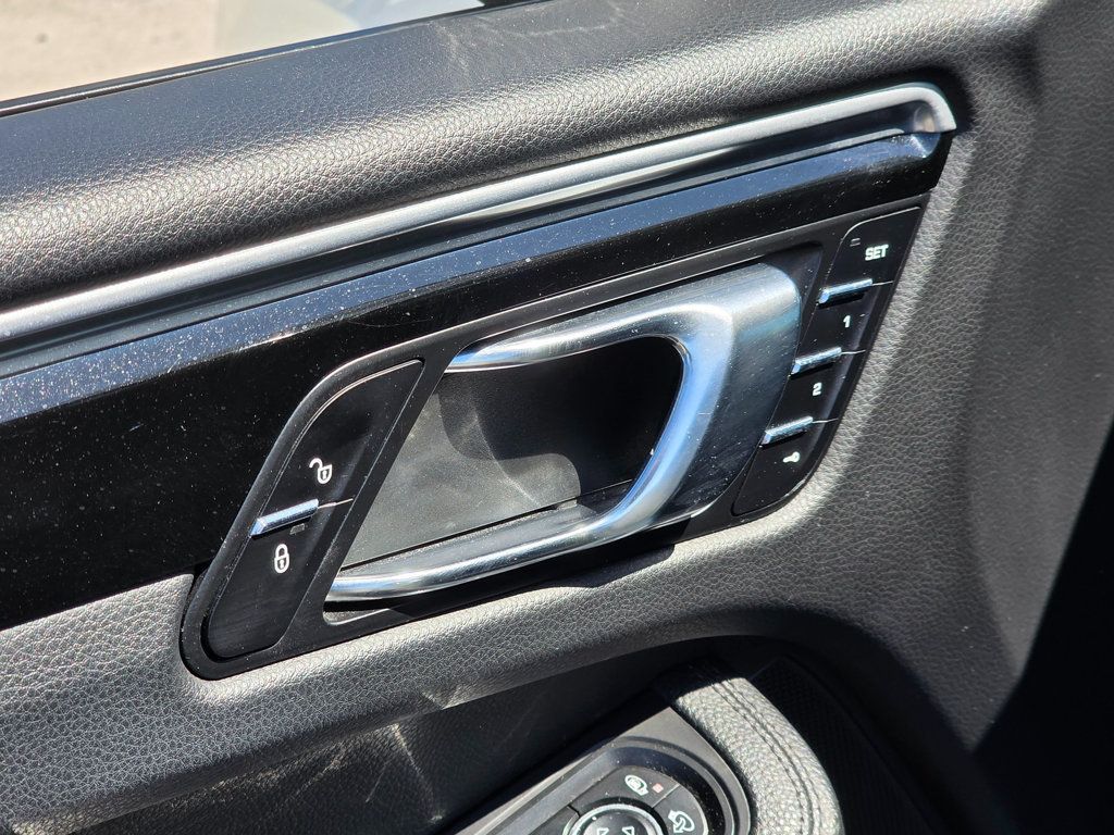2018 Porsche Macan - 22925302 - 33