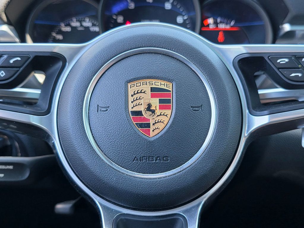 2018 Porsche Macan - 22925302 - 36