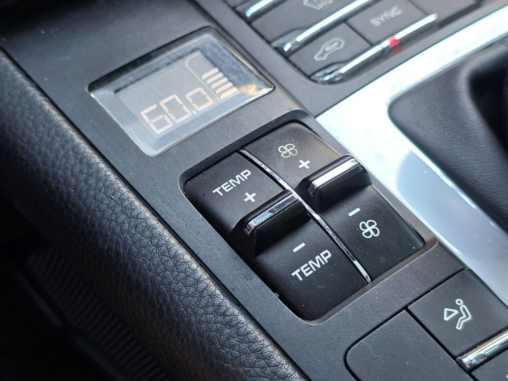 2018 Porsche Macan - 22925302 - 42