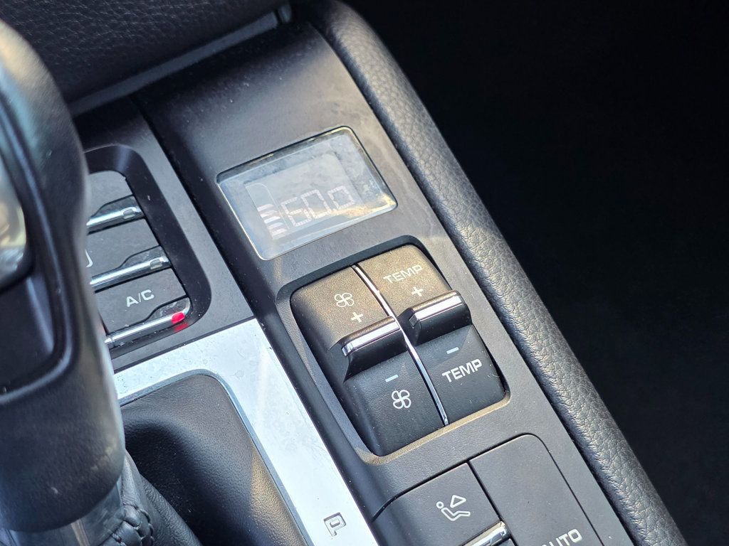 2018 Porsche Macan - 22925302 - 45