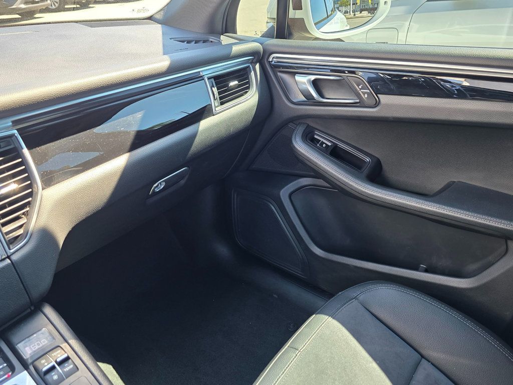 2018 Porsche Macan - 22925302 - 47