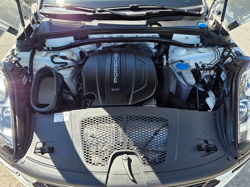 2018 Porsche Macan - 22925302 - 53