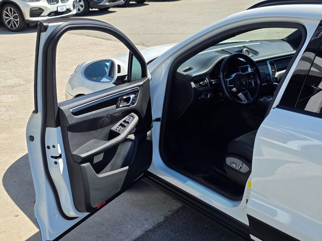 2018 Porsche Macan - 22925302 - 56