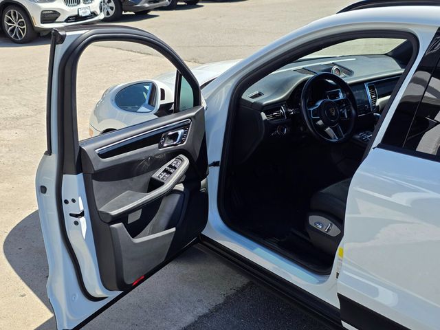 2018 Porsche Macan   - 22925302 - 56