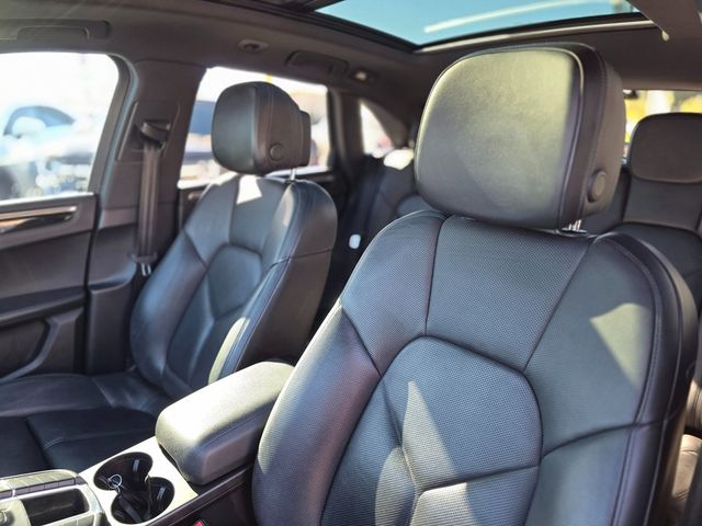 2018 Porsche Macan   - 22970325 - 16