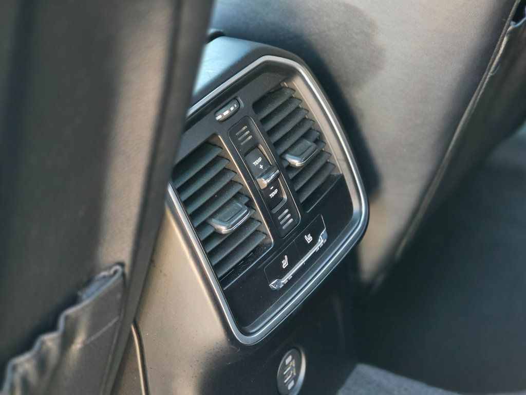 2018 Porsche Macan   - 22970325 - 20