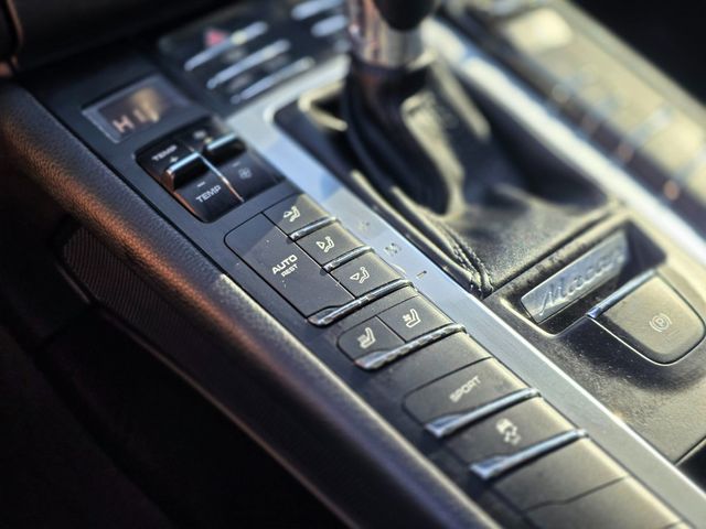 2018 Porsche Macan   - 22970325 - 34