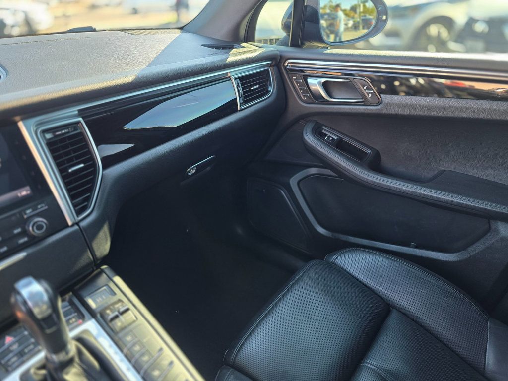 2018 Porsche Macan   - 22970325 - 37