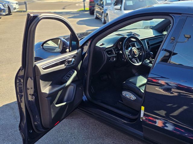 2018 Porsche Macan   - 22970325 - 44