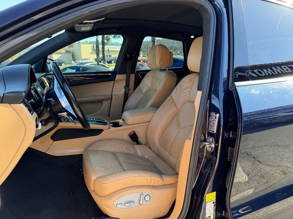 2018 Porsche Macan   - 22995324 - 12