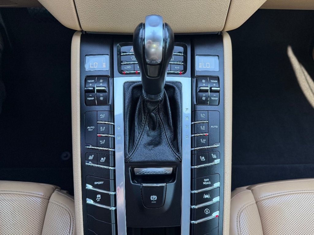 2018 Porsche Macan   - 22995324 - 19