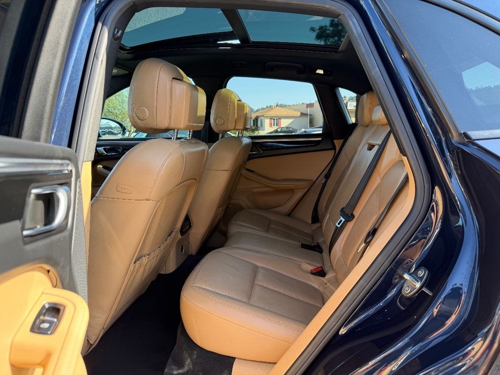 2018 Porsche Macan   - 22995324 - 22