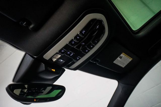 2018 Porsche Macan  - 23056208 - 27