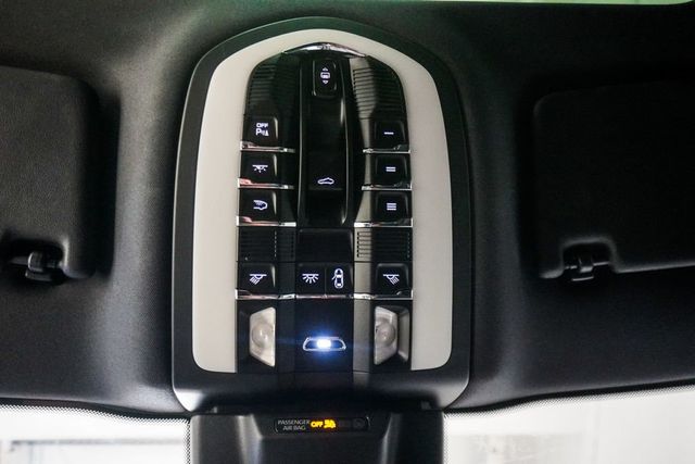 2018 Porsche Macan  - 23056208 - 28