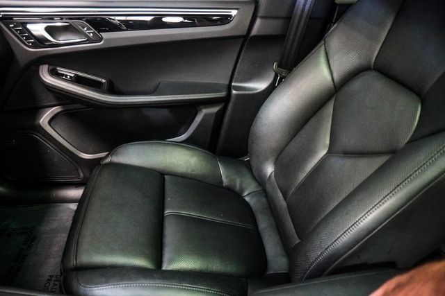 2018 Porsche Macan  - 23056208 - 29