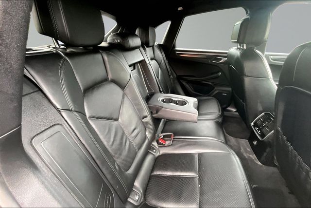 2018 Porsche Macan   - 23061839 - 13