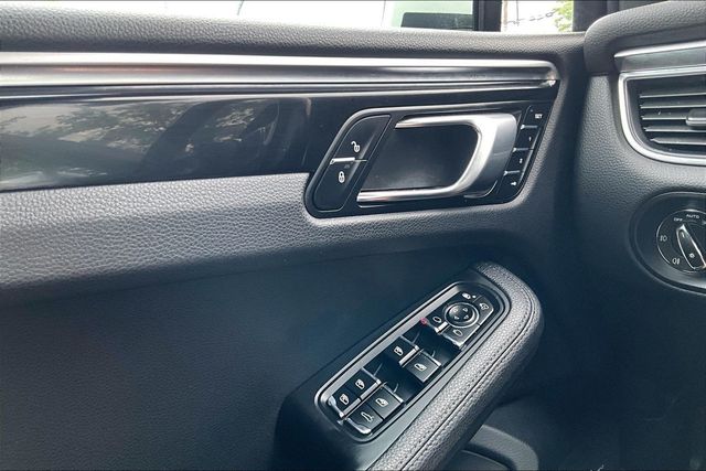 2018 Porsche Macan   - 23061839 - 29