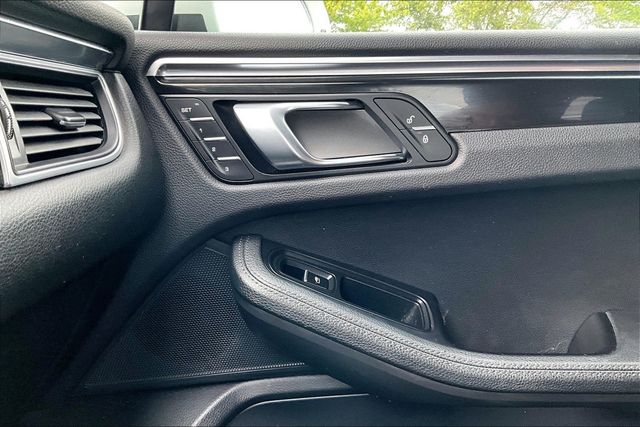 2018 Porsche Macan   - 23061839 - 31