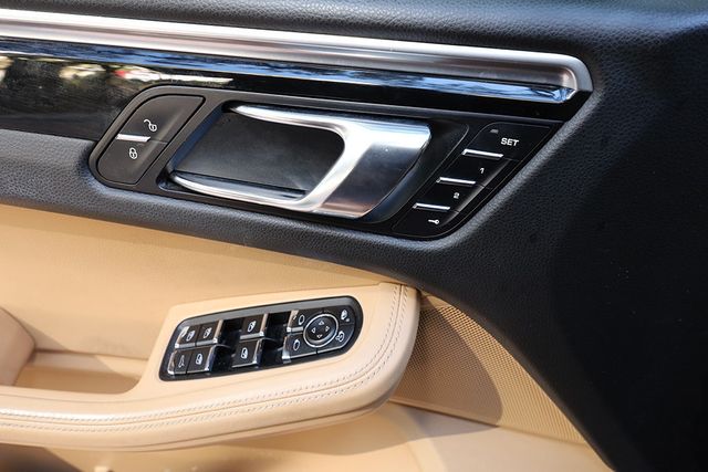 2018 Porsche Macan  - 22982132 - 21