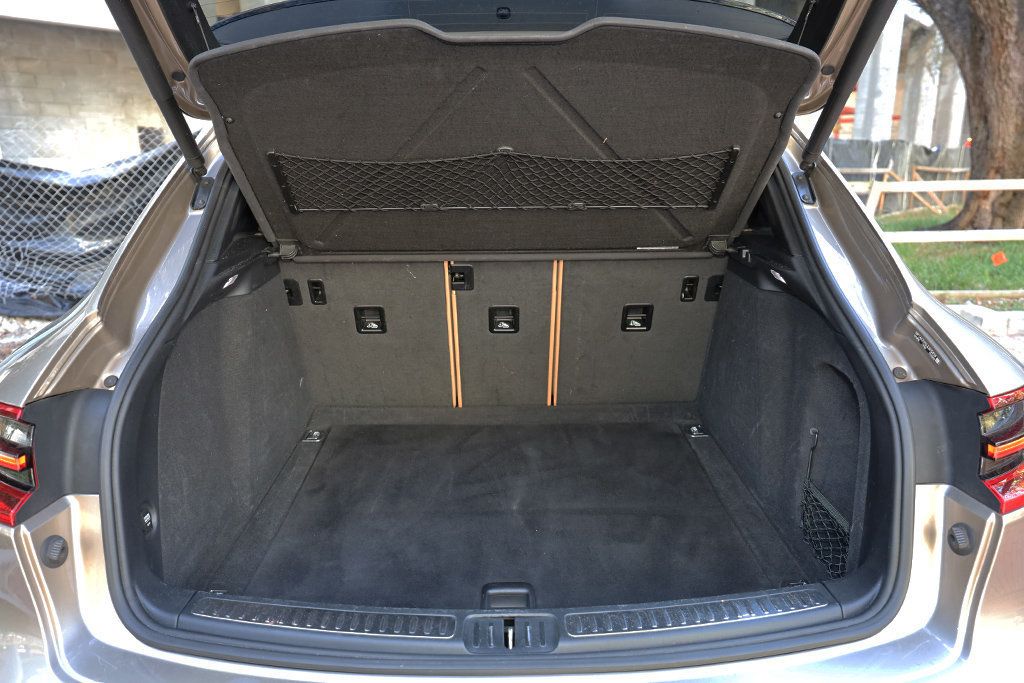 2018 Porsche Macan  - 22982132 - 23