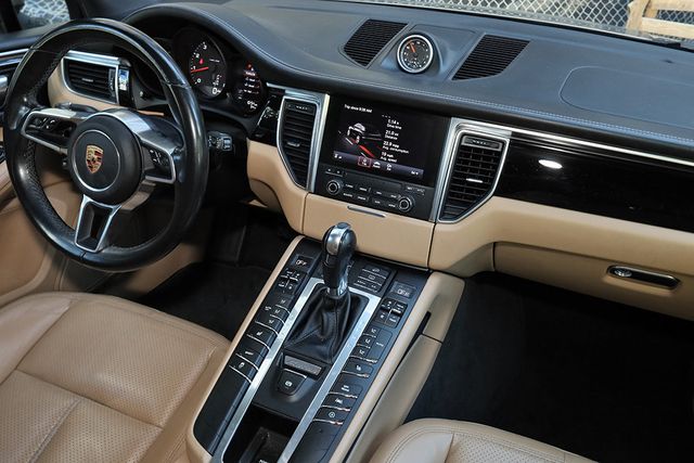 2018 Porsche Macan  - 22982132 - 26