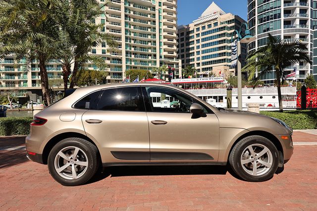 2018 Porsche Macan  - 22982132 - 2