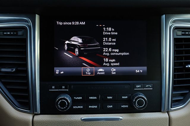 2018 Porsche Macan  - 22982132 - 32