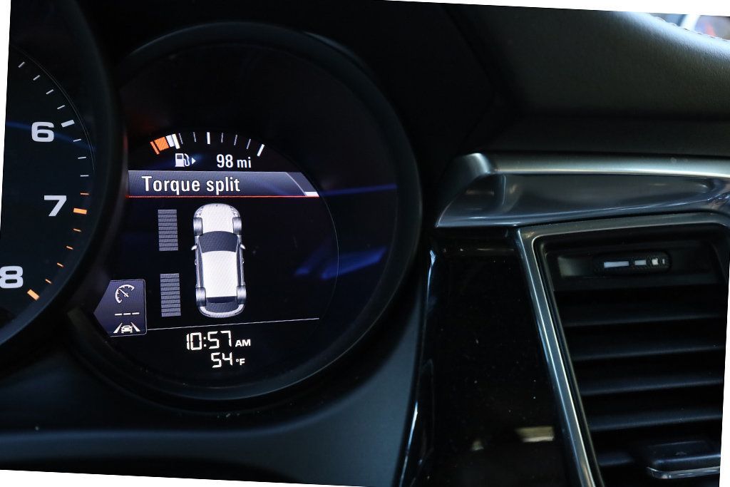 2018 Porsche Macan  - 22982132 - 37