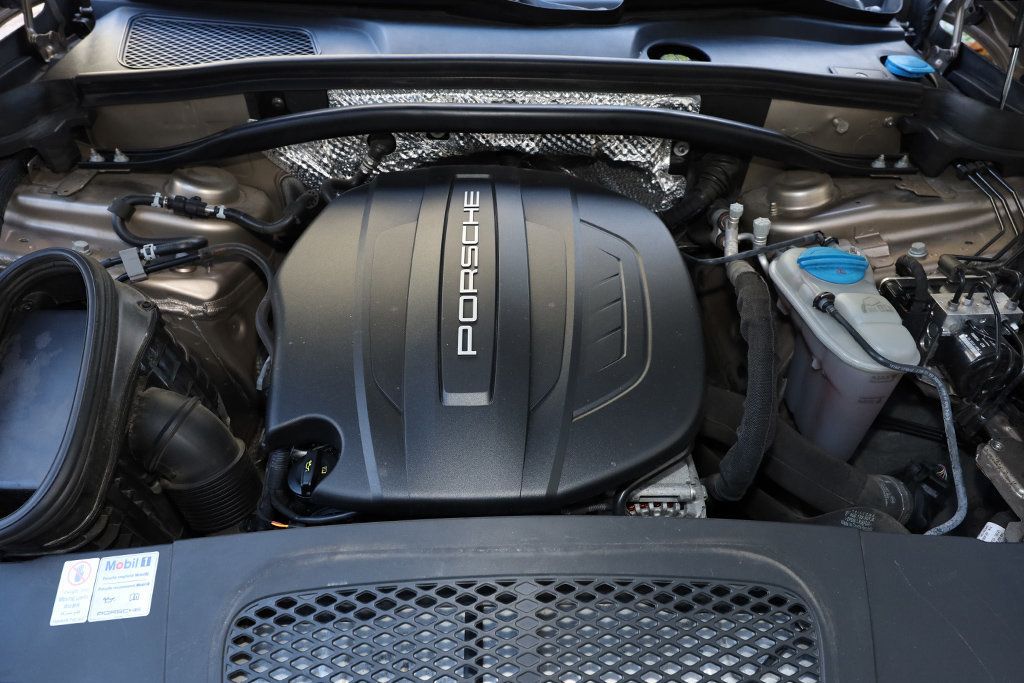 2018 Porsche Macan  - 22982132 - 40