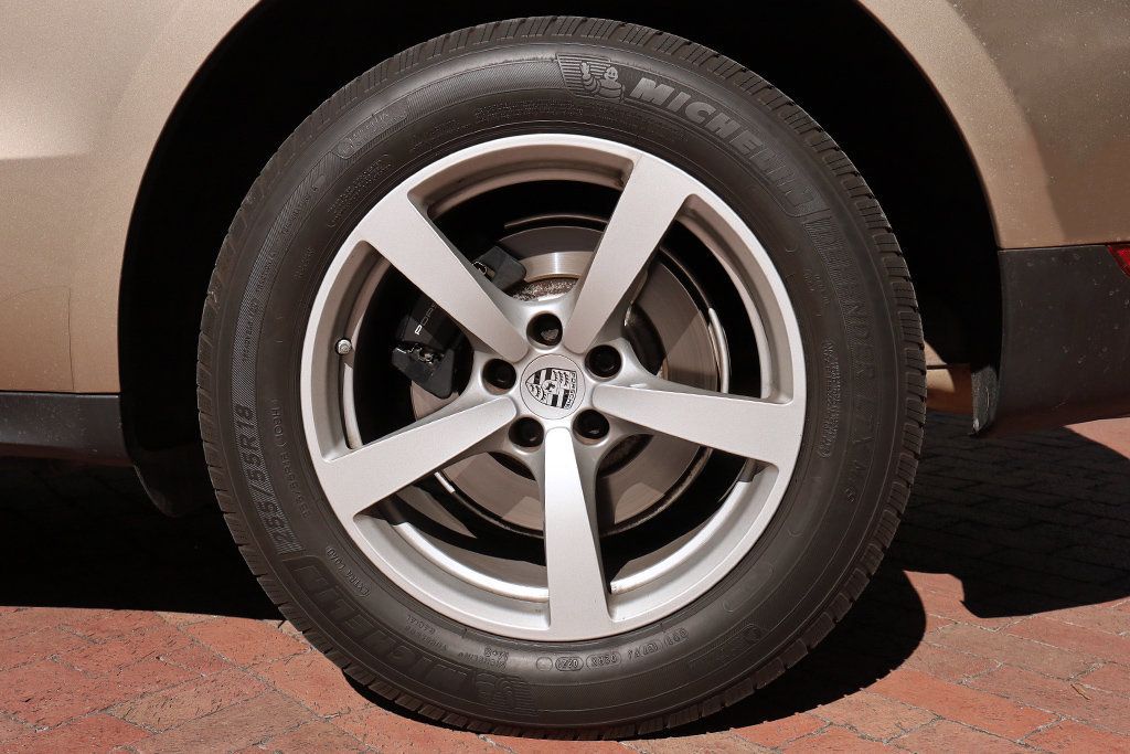 2018 Porsche Macan  - 22982132 - 44