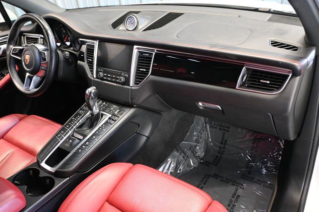 2018 Porsche Macan AWD - 23100097 - 10