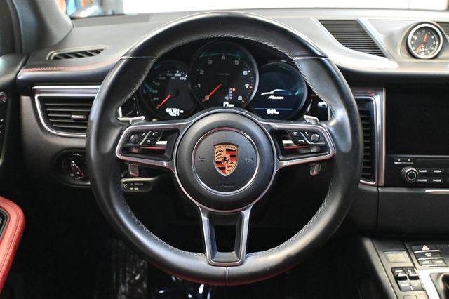 2018 Porsche Macan AWD - 23100097 - 11
