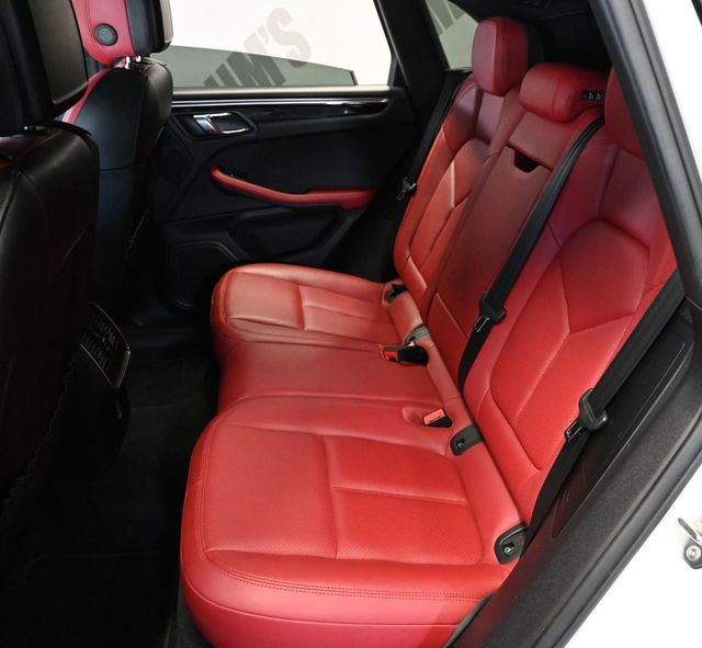 2018 Porsche Macan AWD - 23100097 - 16