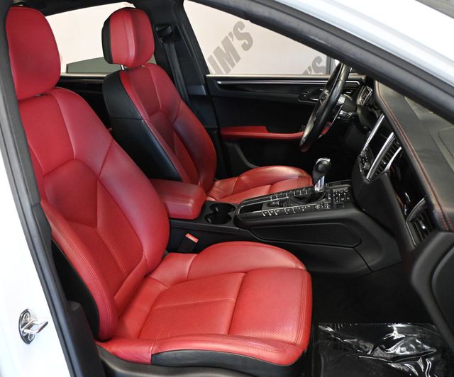 2018 Porsche Macan AWD - 23100097 - 17