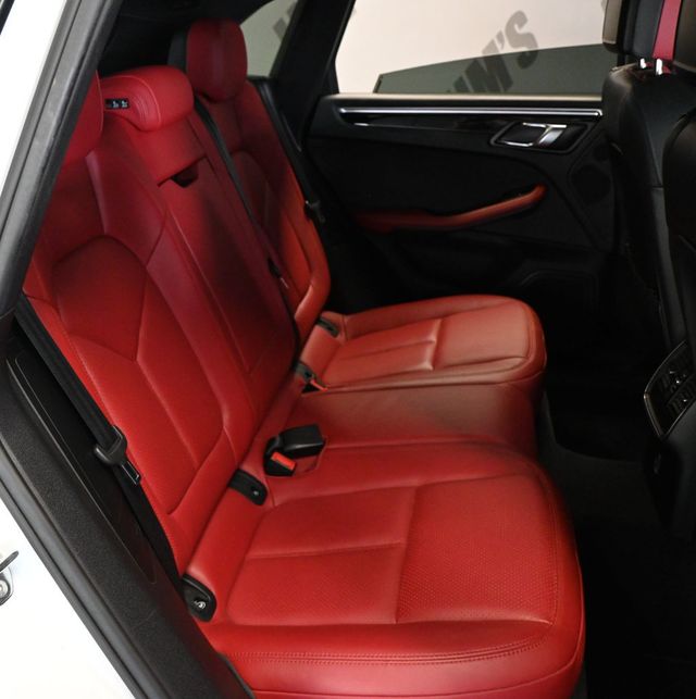 2018 Porsche Macan AWD - 23100097 - 18