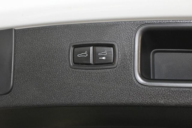 2018 Porsche Macan AWD - 23100097 - 20
