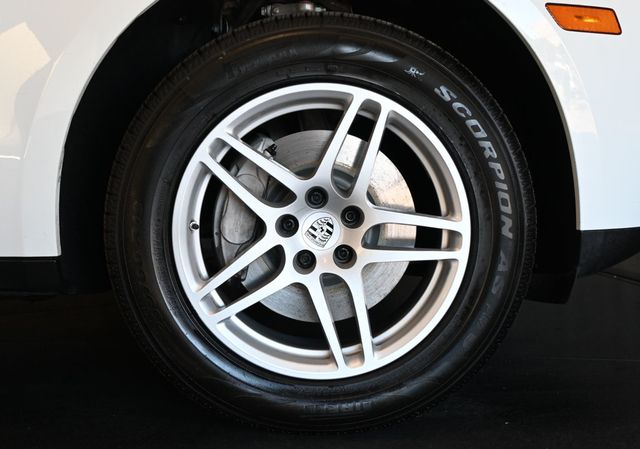 2018 Porsche Macan AWD - 23100097 - 8