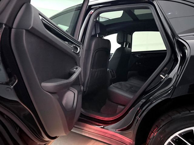 2018 Porsche Macan AWD - 22939157 - 20