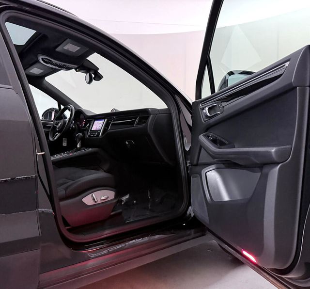 2018 Porsche Macan AWD - 22939157 - 24