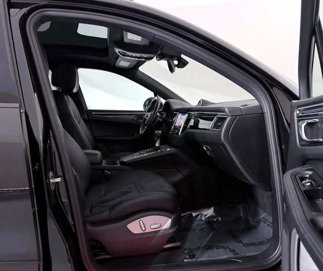 2018 Porsche Macan AWD - 22939157 - 25