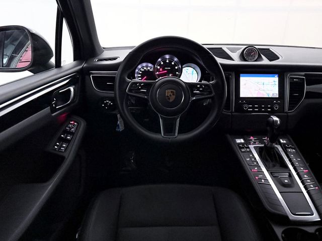 2018 Porsche Macan AWD - 22939157 - 30