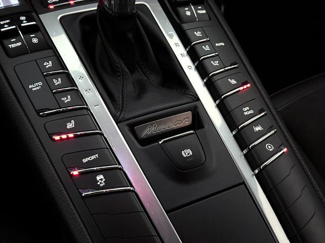 2018 Porsche Macan AWD - 22939157 - 37